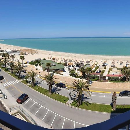 Sky Beach チヴィタノーヴァ・マルケ エクステリア 写真
